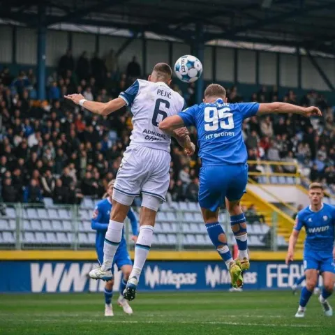 Bez pobjednika na Pecari, derbi dva puta prekidan