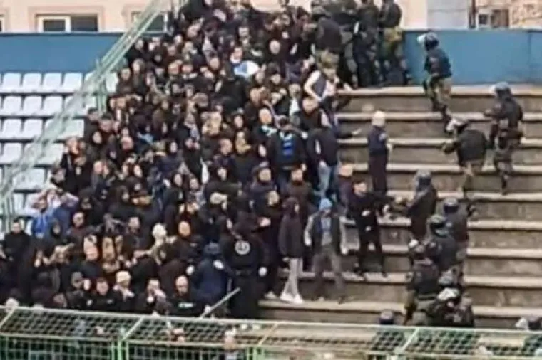 MUP ŽZH o događajima na Pecari: Sukob navijača i policije, jedna osoba uhićena