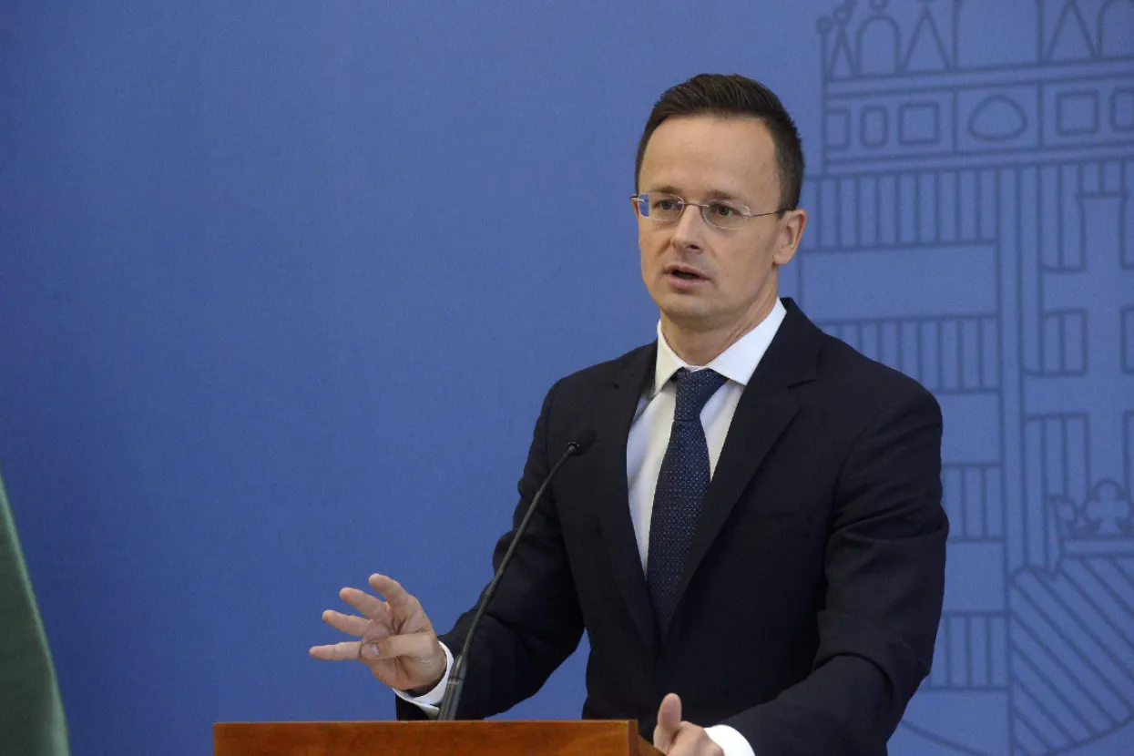 Peter Szijj&aacute;rt&oacute;