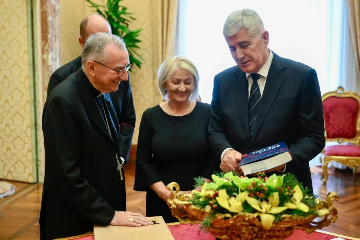 Kardinal Pietro Parolin, Kri&scaron;to i Čović