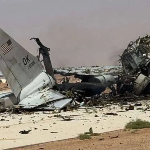 Nije potvrđeno jesu li fotografije pogođenog Awacsa