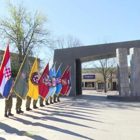 U Kninu se svečano obilježava 34. obljetnica utemeljenja Hrvatskog vijeća obrane