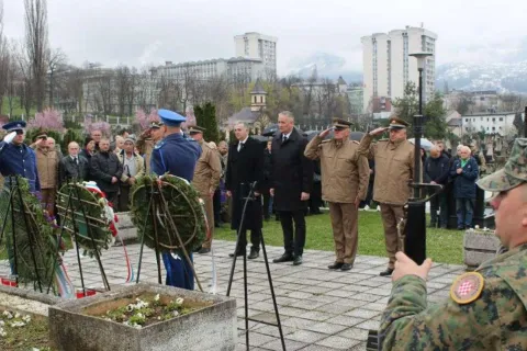 Slaven Galić i predstavnici OS BiH položili vijenac i prisustvovali misi za poginule i umrle branitelje