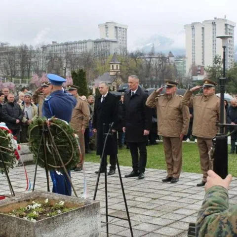 Slaven Galić i predstavnici OS BiH položili vijenac i prisustvovali misi za poginule i umrle branitelje
