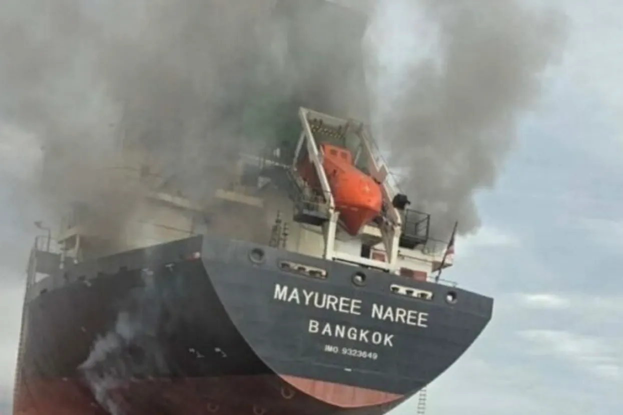 Pogođeni brod u Hormu&scaron;kom tjesnacu