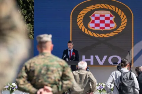 U Mostaru održana svečanost povodom 34 godine HVO-a i 21 godine 1. gardijske pukovnije