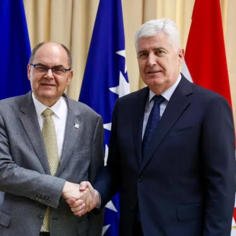 Sastanak Čovića i Schmidta