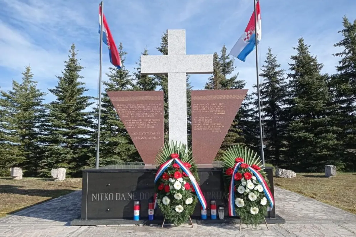 Nakon 7 dana borbe i otpora, na dana&scaron;nji dan 1992. pao je Kupres, grad-heroj