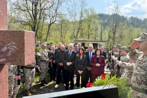 Izaslanstvo HNS-a BiH odalo počast žrtvama: Trusina ostaje trajna opomena, mir mora počivati na istini i pravdi