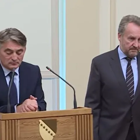 Kom&scaron;ić - izetbegović