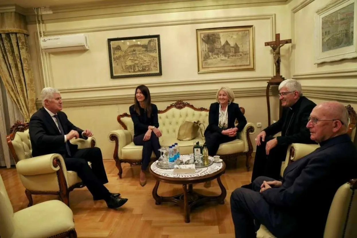 Čović, Kri&scaron;to i Filipović s biskupom Majićem u Banjoj Luci