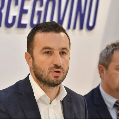 Ogre&scaron;ević i Efendić