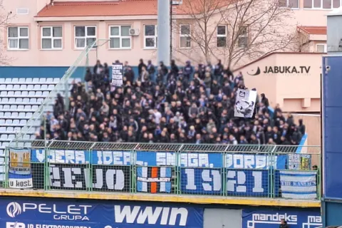 Manijaci na Pecari