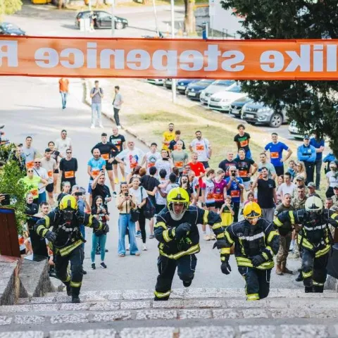 Utrka mostarskim stepenicama