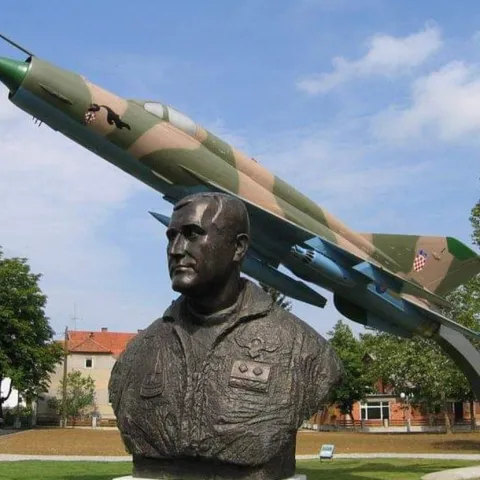 Spomenik Rudolfu Peri&scaron;inu