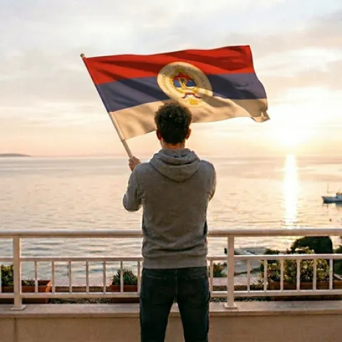 Na balkonu u Istri mahao zastavom Republike Srpske