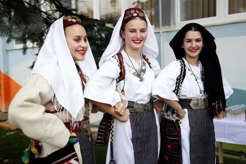 KUD 'Rodoč' iz Mostara na &scaron;etnici 'Maka Dizdara' predstavilo tradiciju zapadne Hercegovine