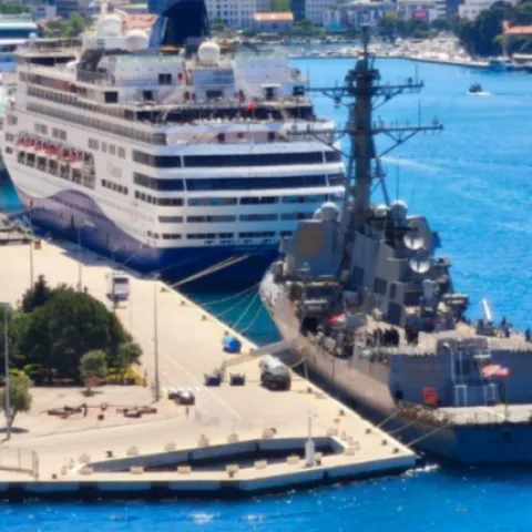 USS Oscar Austin u Dubrovniku