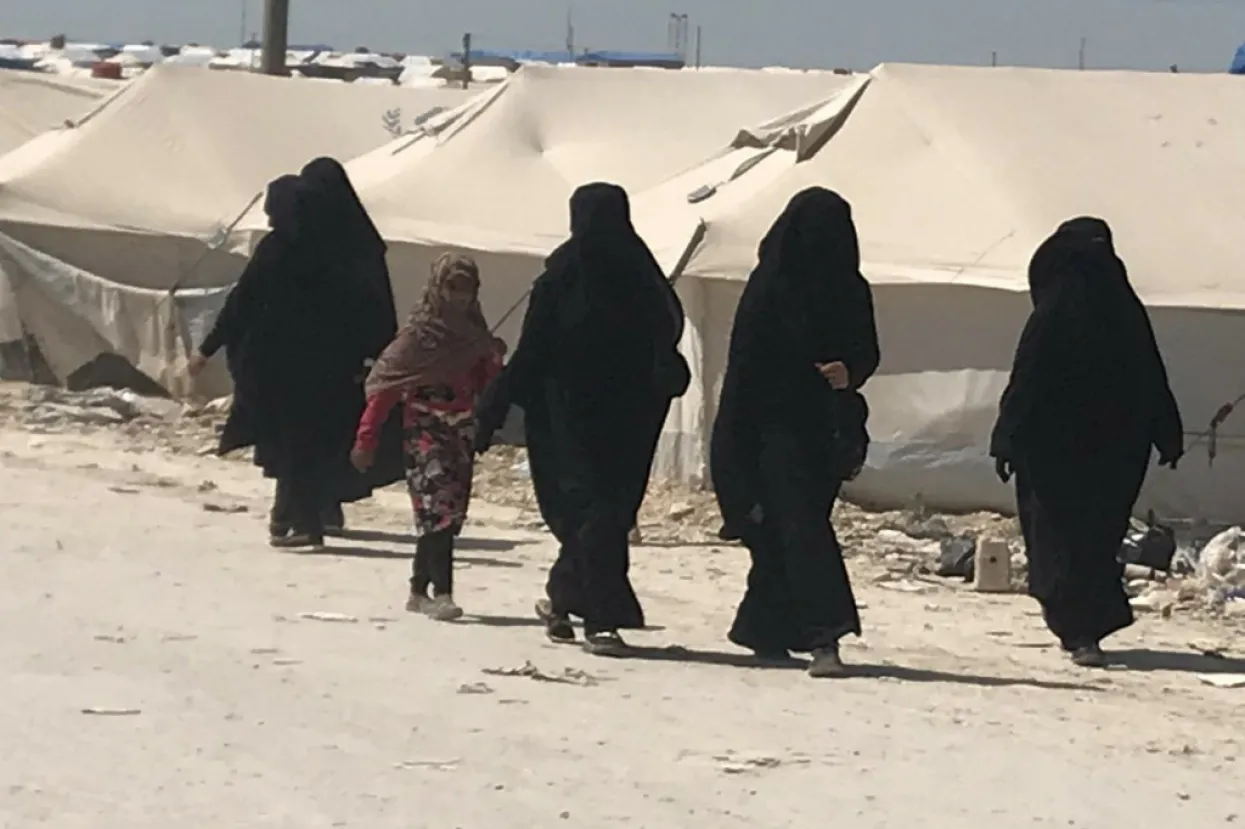Žene i djeca ISIL-ovaca rezervirali karte za Australiju, ministar poručio da ih čeka "puna snaga zakona"