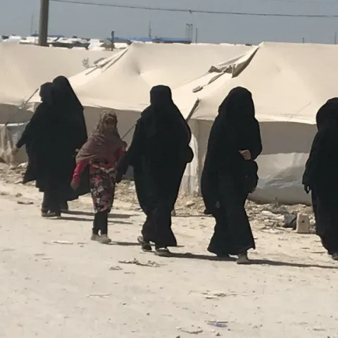 Žene i djeca ISIL-ovaca rezervirali karte za Australiju, ministar poručio da ih čeka "puna snaga zakona"