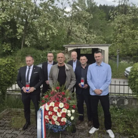 Penava i Vlajčić odali počast hrvatskim žrtvama u Trusini