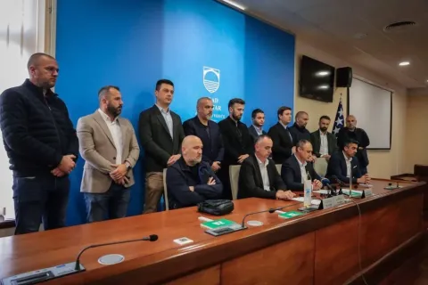 Klub Bo&scaron;njaka najavio blokadu rada Gradskog vijeća Mostara do ispunjenja njihovih zahtjeva