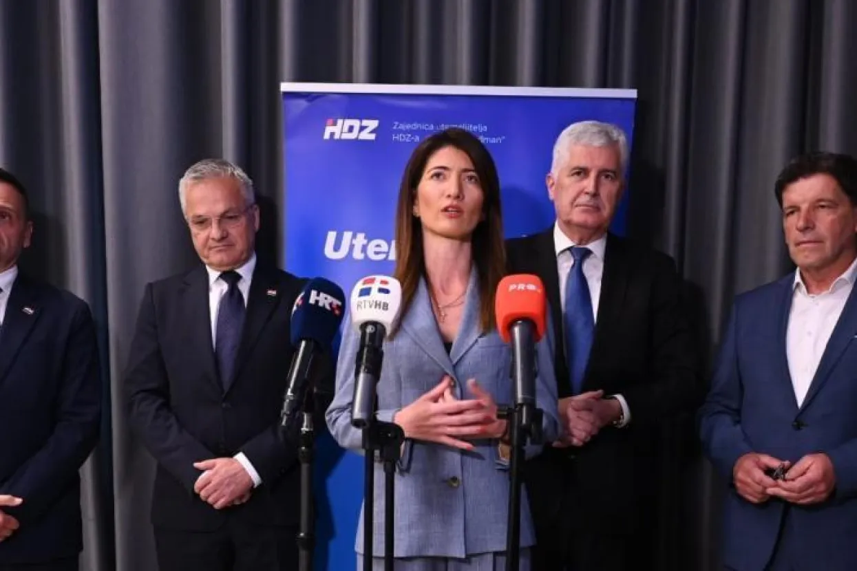 U organizaciji Zajednice utemeljitelja HDZ-a "Dr. Franjo Tuđman" u Zagrebu je upriličena tribina posvećena položaju hrvatskoga naroda u BiH te potrebi osiguranja pune ustavne ravnopravnosti Hrvata kao konstitutivnog naroda. 