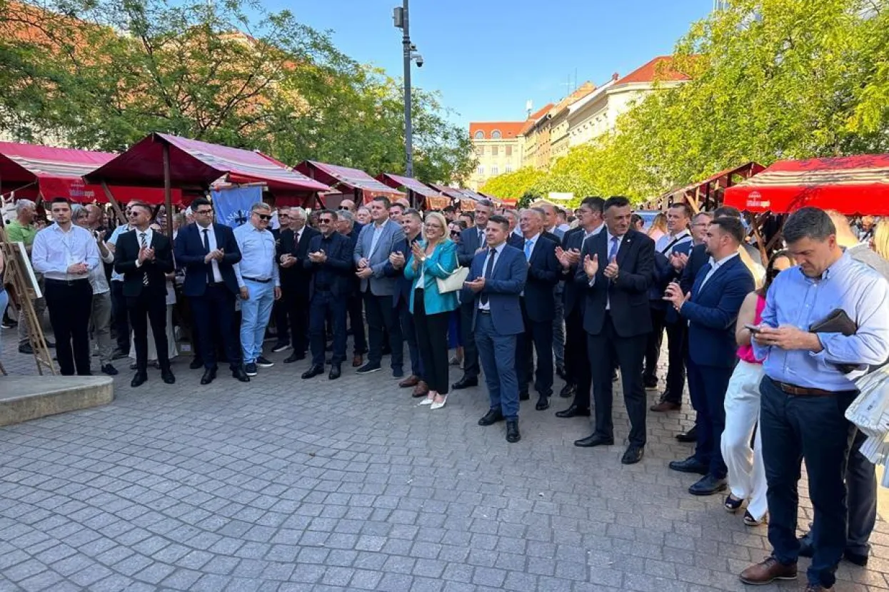 Iz Zagreba glasno poručeno: Hrvati su jedan narod u vi&scaron;e država - uz zajedni&scaron;tvo i potporu Republike Hrvatske opstajemo i ostajemo