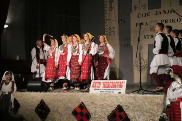 &Scaron;iroki Brijeg domaćin revije tradicijskih no&scaron;nji
