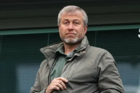 Ne zna se tko stoji iza napada, no čini se da je meta bio Roman Abramović