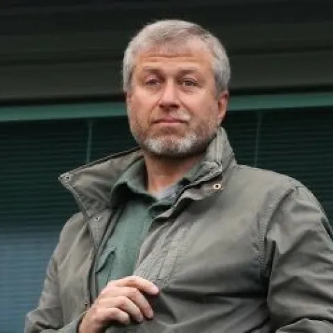 Ne zna se tko stoji iza napada, no čini se da je meta bio Roman Abramović