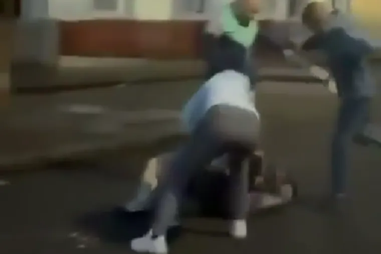 Sudanac poku&scaron;ao odrubiti glavu čovjeku u Belfastu
