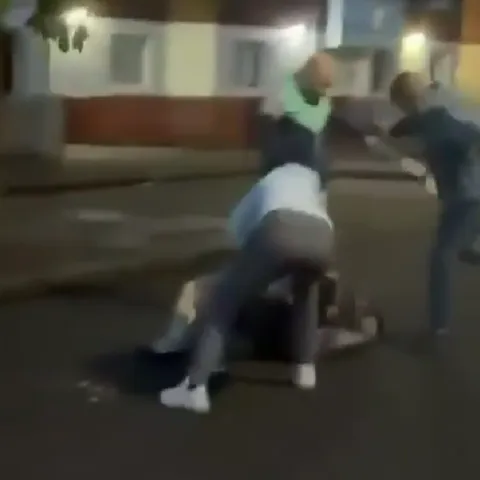 Sudanac poku&scaron;ao odrubiti glavu čovjeku u Belfastu