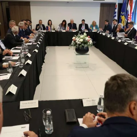 Vlada Hrvatske nastavlja podr&scaron;ku strate&scaron;kim projektima hrvatskog naroda u BiH