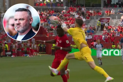 Rooney smatra da je Vasilj trebao dobiti crveni karton
