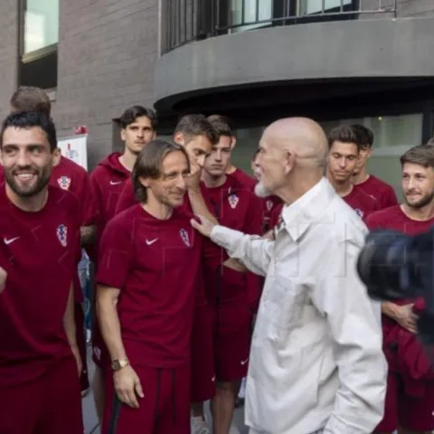John Malkovich i Toni Kukoč do&scaron;li pozdraviti Vatrene