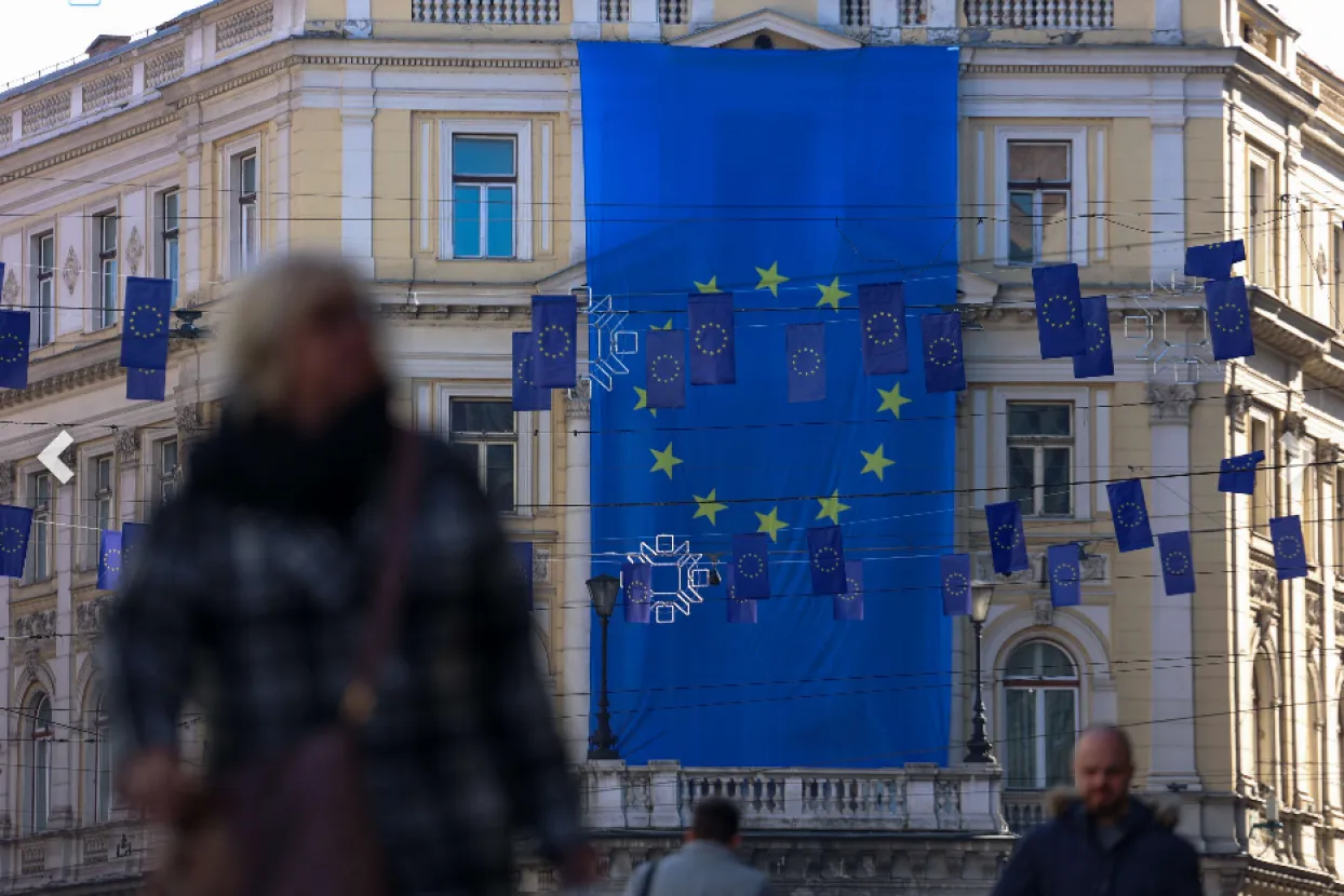 Sarajevo ukra&scaron;eno zastavama EU