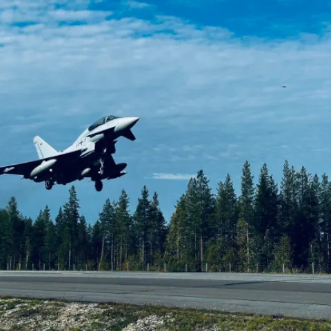NATO-ovi borbeni avioni slijetali na autoceste u Finskoj i &Scaron;vedskoj
