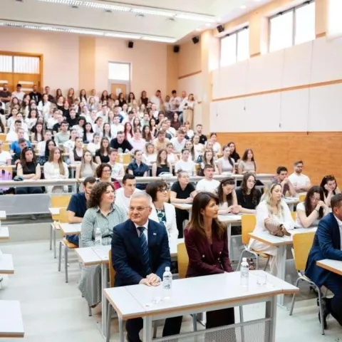 Na Sveučili&scaron;tu u Mostaru dodijeljene stipendije Sredi&scaron;njeg državnog ureda za Hrvate izvan RH