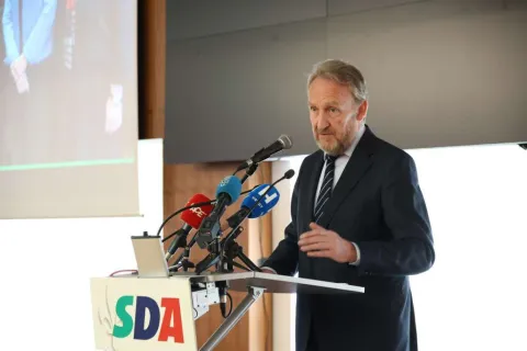 Bakir Izetbegović