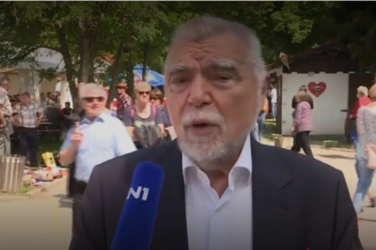 Mesić u Sarajevu: "Ideje o Herceg-Bosni su nakaradne. Dobro bi bilo da OHR ostane"