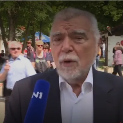 Mesić u Sarajevu: "Ideje o Herceg-Bosni su nakaradne. Dobro bi bilo da OHR ostane"