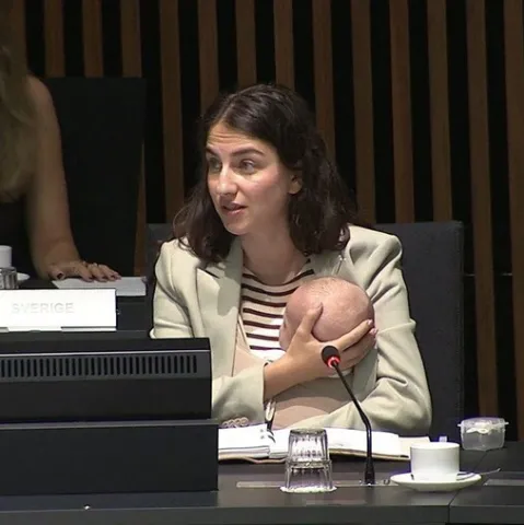 Ministrica povela bebu na sastanak Vijeća EU-a