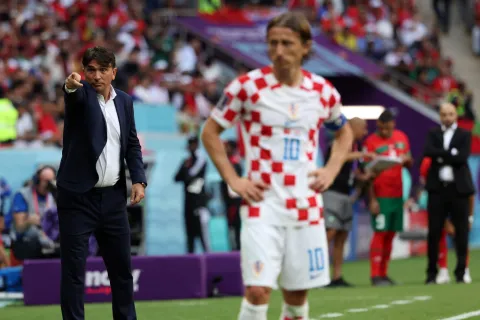 Doha, 23.11.2022.- Utakmica 1.kola F supine Svjetskog nogometnog prvenstva Katar 2022, Hrvatska - Maroko na stadionu Al. Bayt.Na fotografiji Zlatko Dalić, Luka Modrić, Yahia Attiyat Allah.
