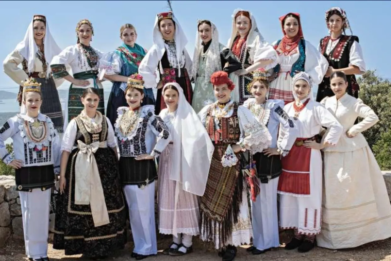Izbor najljep&scaron;e Hrvatice u narodnoj no&scaron;nji izvan RH
