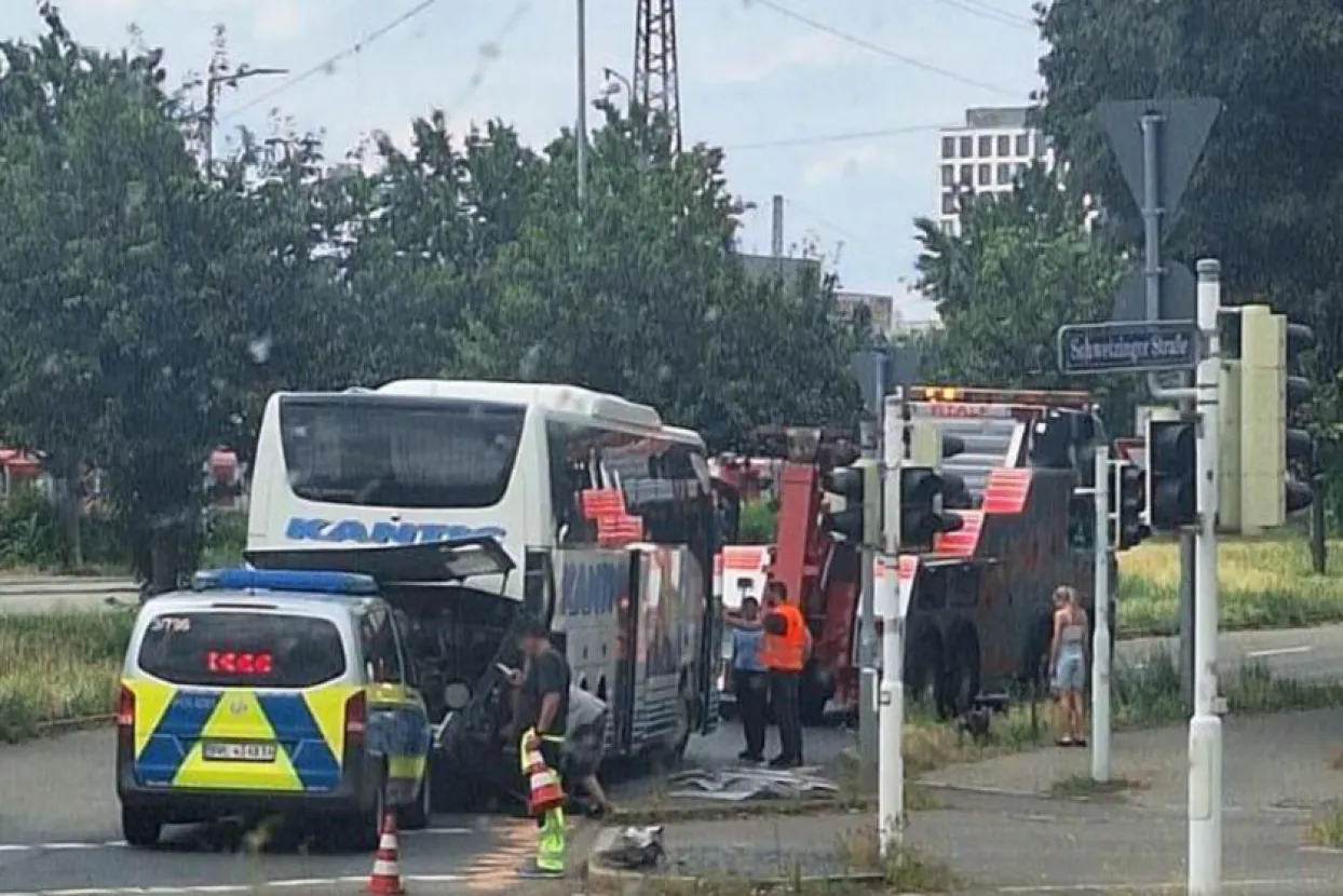 Nesreća u Njemačkoj, autobus iz BiH sudario se s tramvajem