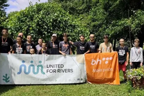 Mladi na La&scaron;vi: Fly fishing kamp i juniorsko prvenstvo FBiH u mu&scaron;ičarenju