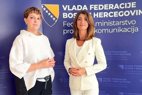 Federalna ministrica s direktoricom RTV HB nakon potpisivanja sporazuma