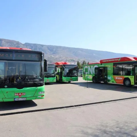 Mostar bus u promet pustio četiri autobusa na plin