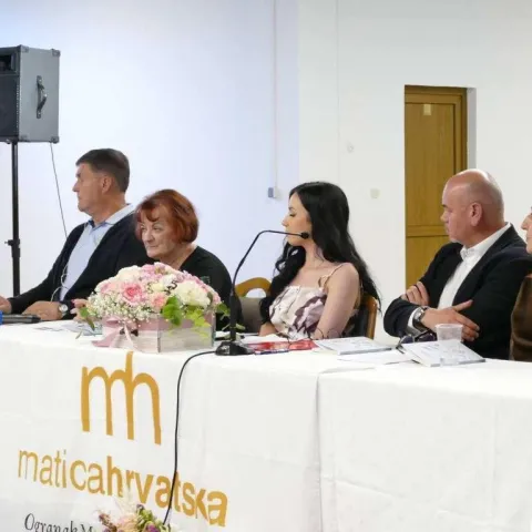 U Kupresu predstavljena zbirka poezije 'Bijeg' mlade autorice Lucije Patrun